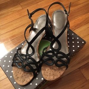 Women’s sandals with low wedge heel